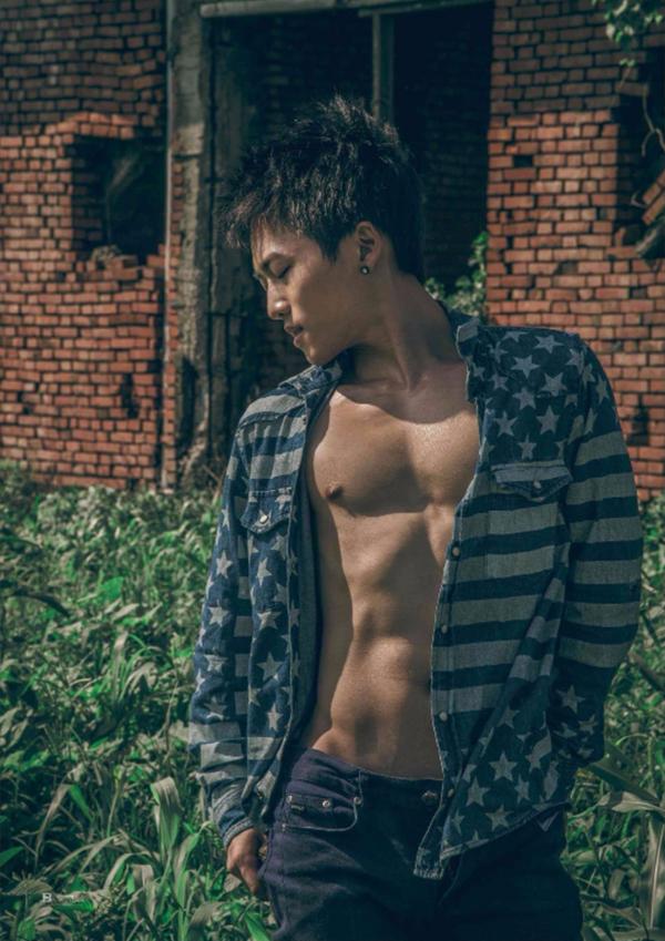 PHOTO-SET-Whoseman-1-吳敵警長來囉~~~我的靴子裡有蛇